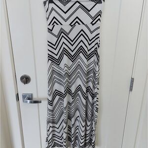 GILLI Maxi Skirt Size Small